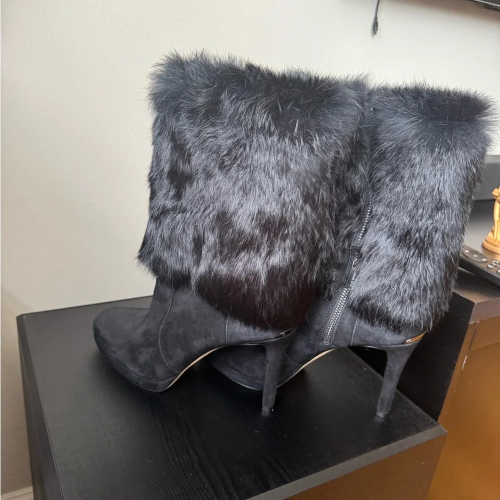 Michael Kors Black Heeled Boots with Plush Fur Trim - Picture 5 of 6